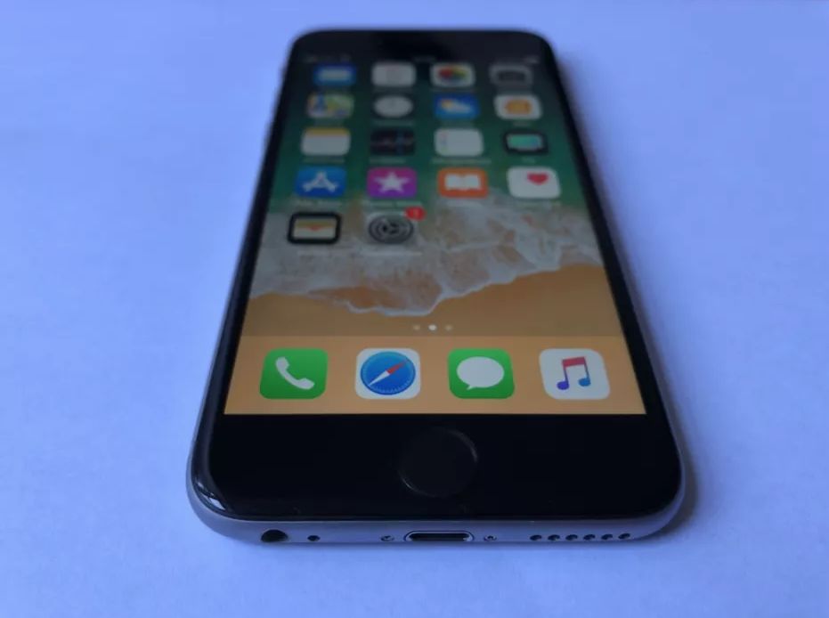 Apple iPhone 6, 64Gb, Space Gray. Newerlock.