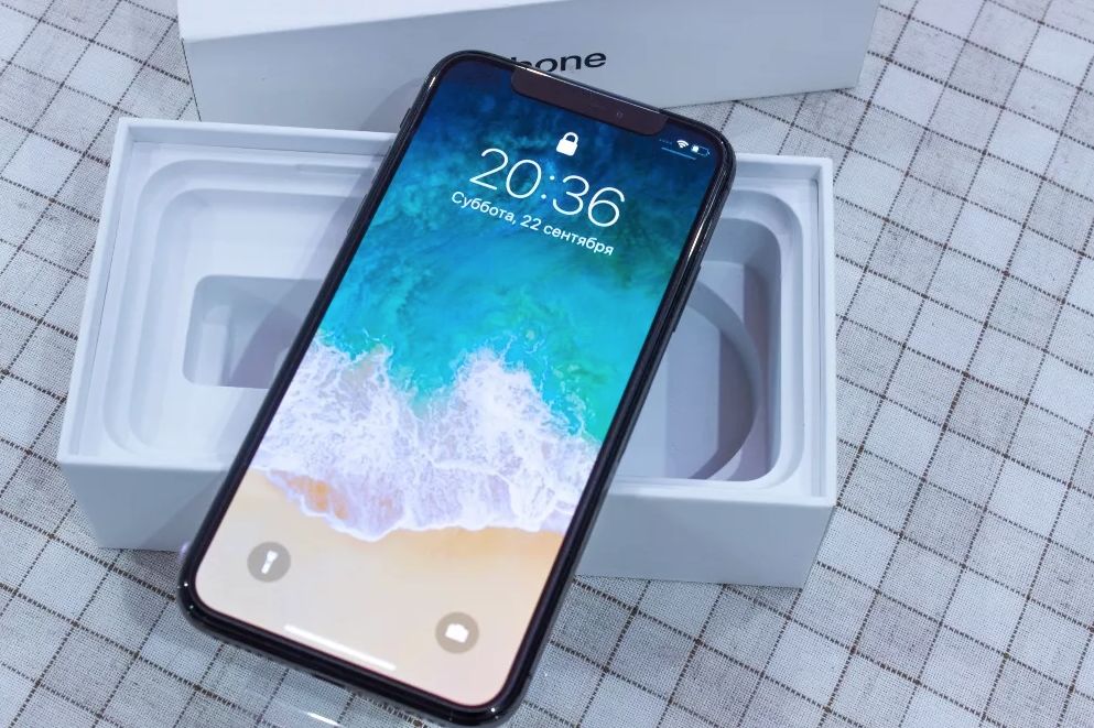 IPhone X 64GB новый (замена из Apple Store)