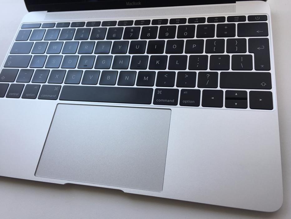  Apple (2015) MacBook Retina 12