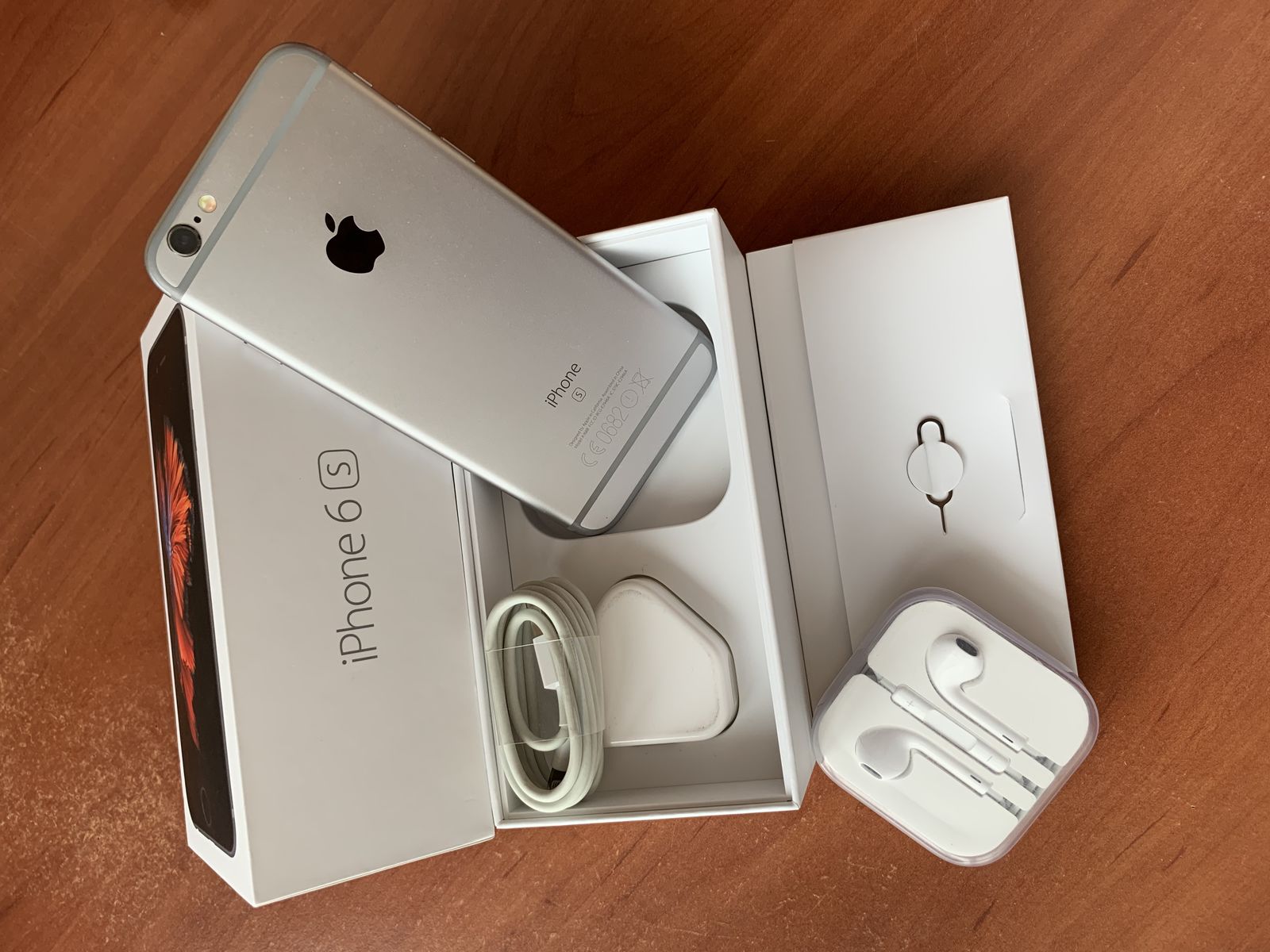iPhone 6s 16GB Space Gray