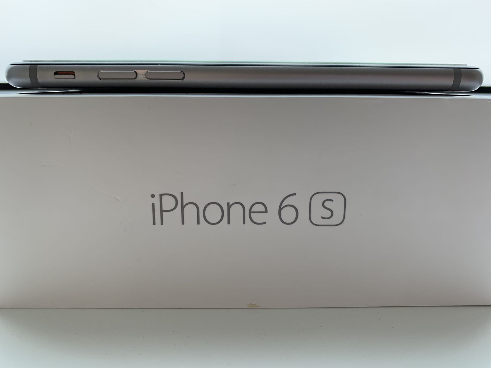 iPhone 6s 16GB Space Gray