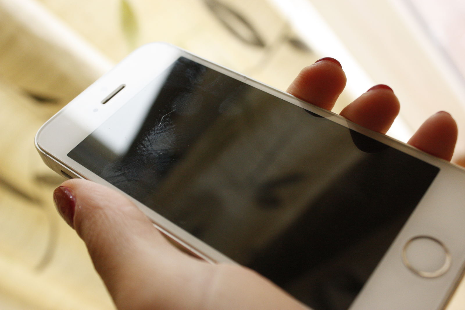 Продам Iphone 5s 16 GB