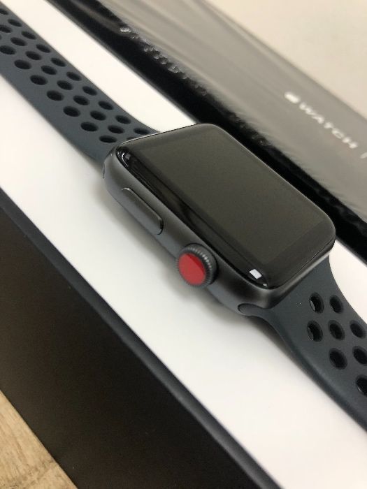 Apple Watch Series 3 Nike+ 42mm GPS+LTE Space Gray/Anthracite (MQLD2)