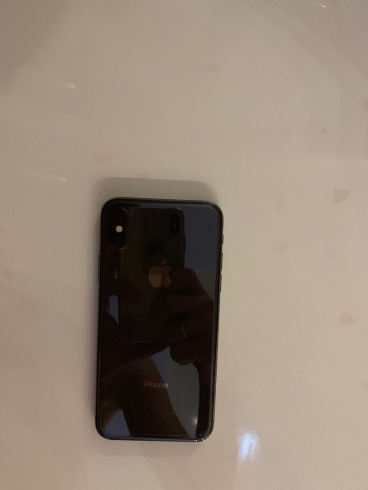 Продам iPhone X 256GB Space Gray
