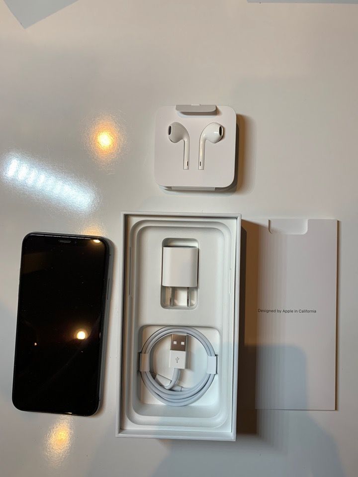 Продам iPhone X 256GB Space Gray