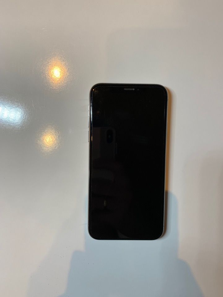Продам iPhone X 256GB Silver