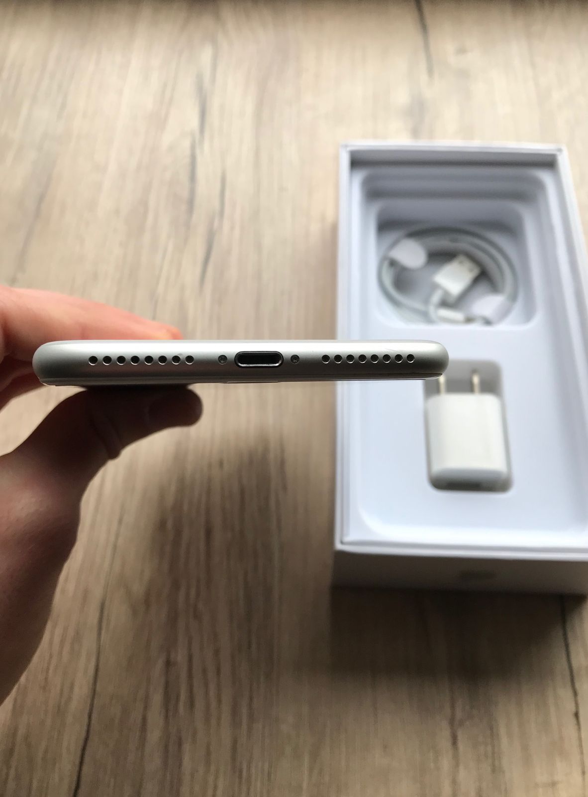 Продам iPhone 7 Plus Silver 128Gb 