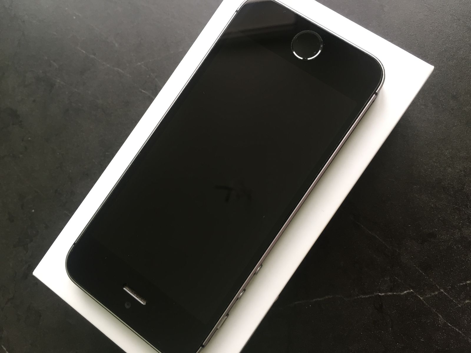 Iphone SE 16 GB Space Grey NEVERLOCK