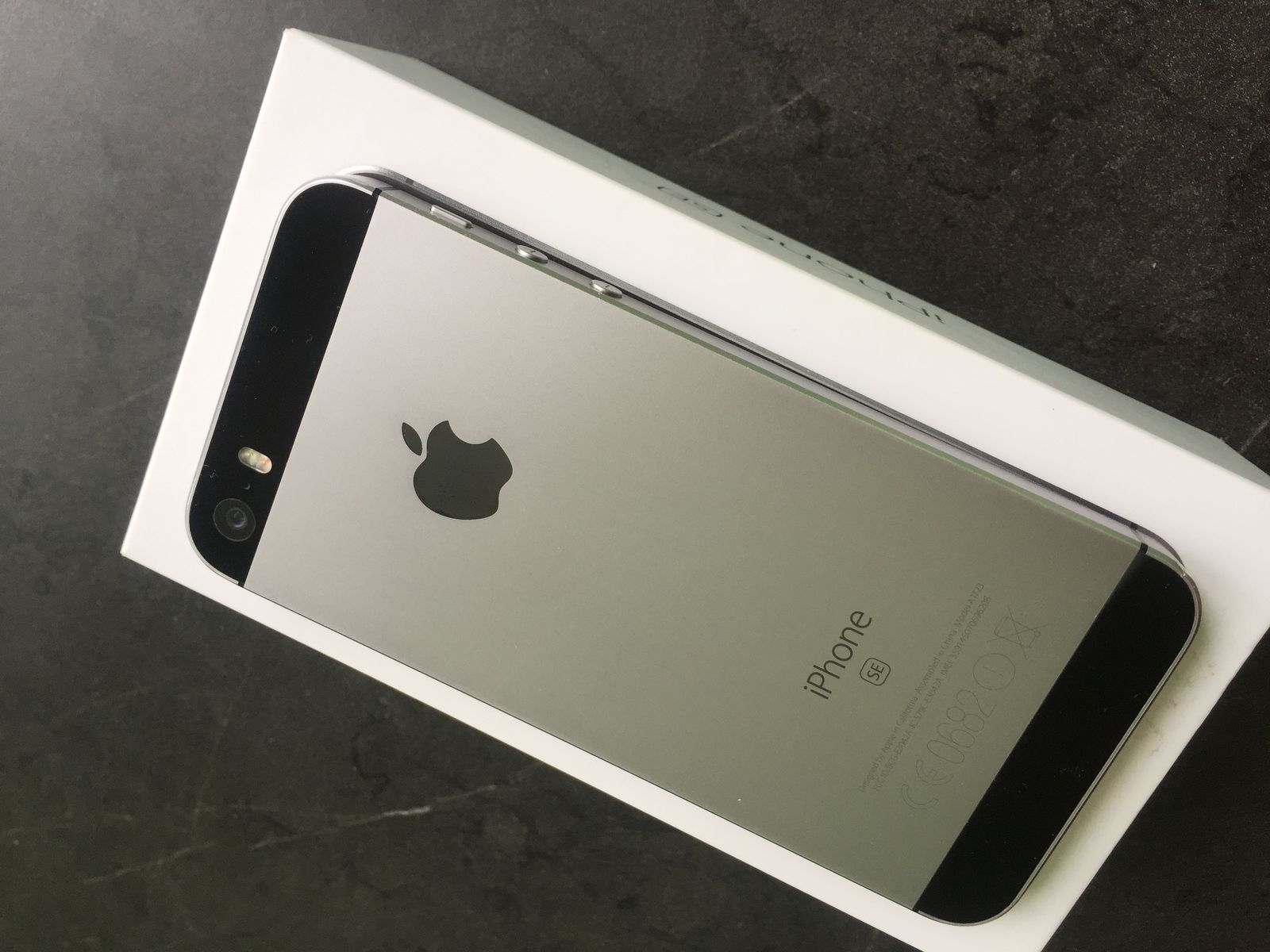 Iphone SE 16 GB Space Grey NEVERLOCK