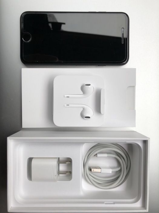 IPhone 7 256Gb идеальный + чехол и стекло в подарок