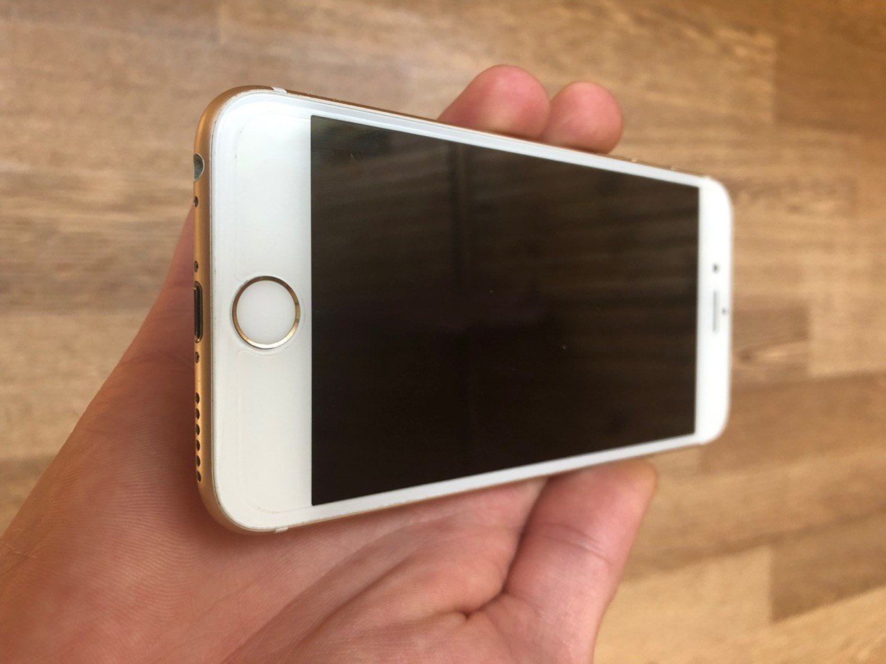 Apple iPhone 6s 32bg gold