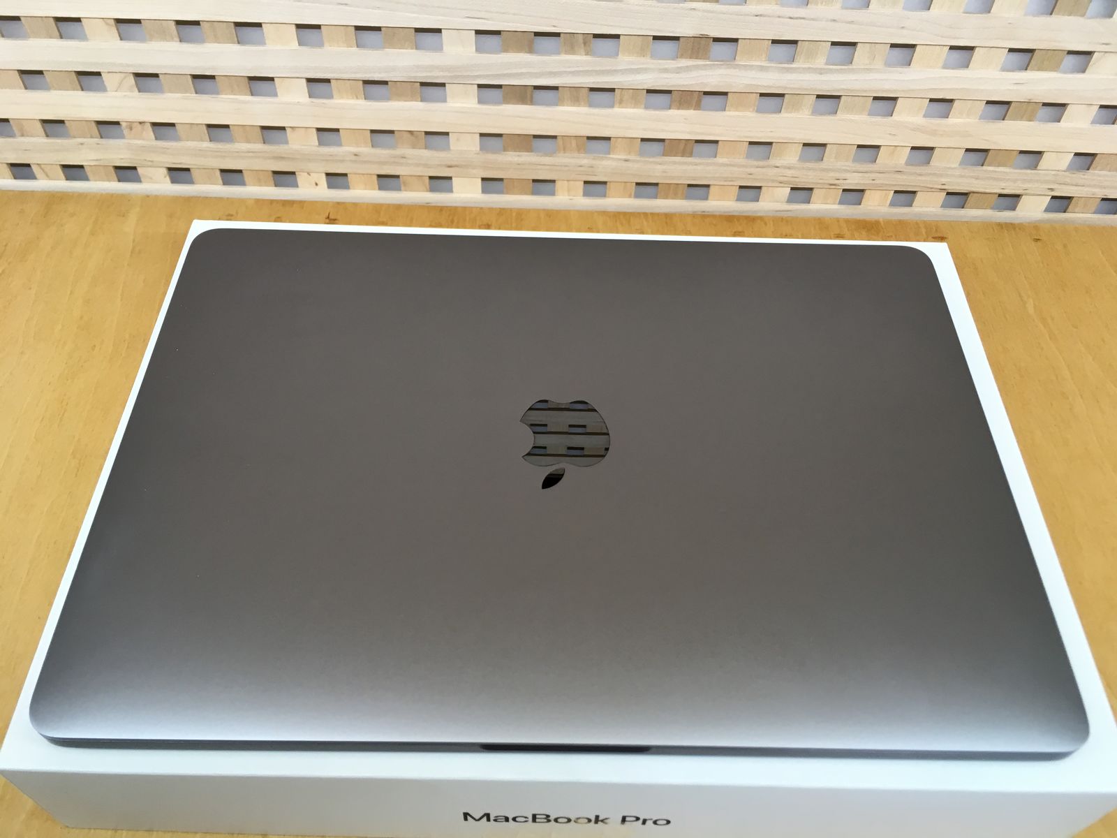 MacBook A1706 3.1GHz i5 8gb 256gb 