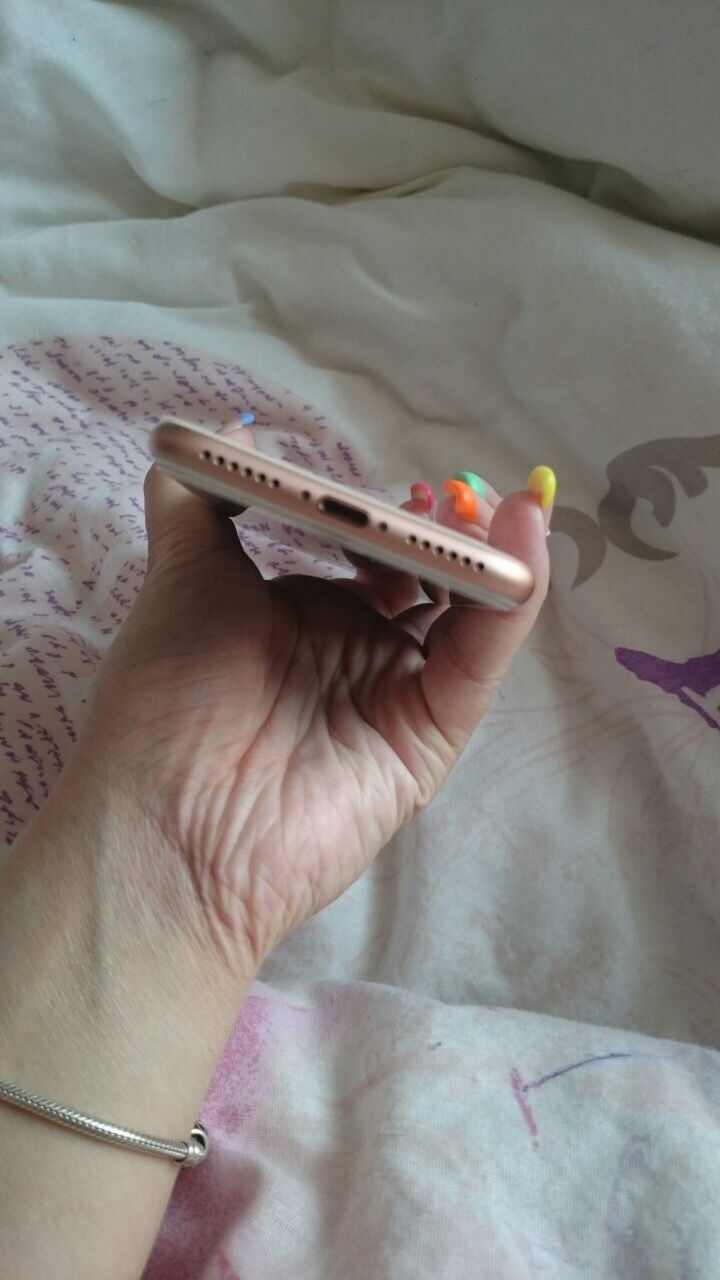 Продам IPhone 8 64GB