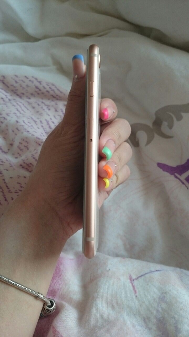 Продам IPhone 8 64GB