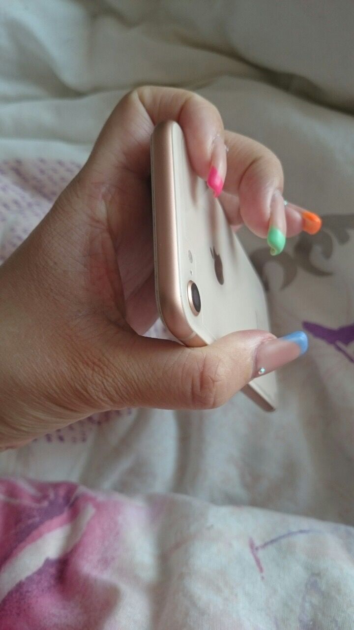Продам IPhone 8 64GB
