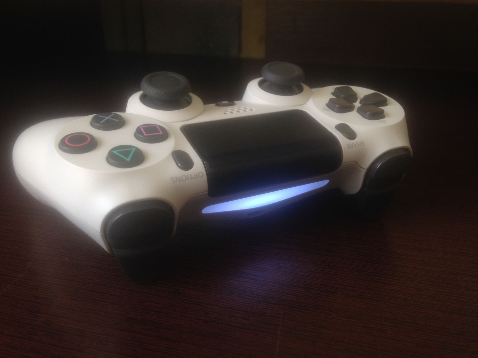 Продам Dualshock 4 V2 White