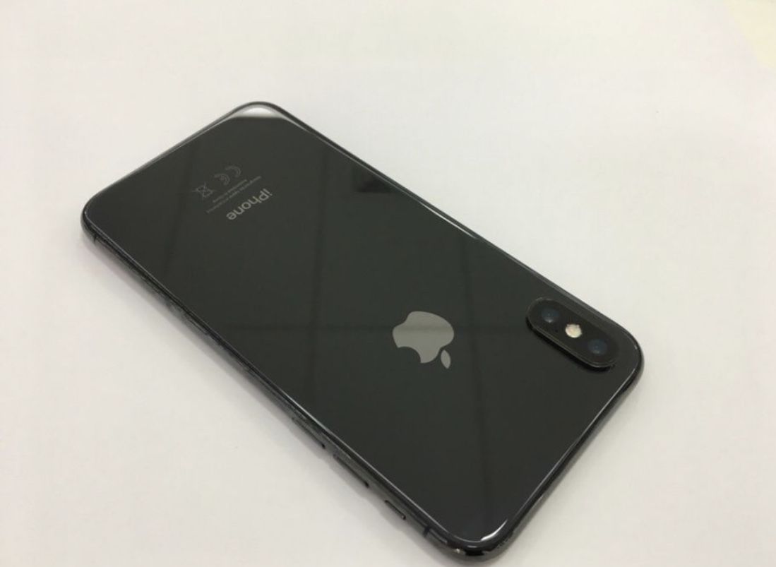 Телефон iPhone X 256 gb 