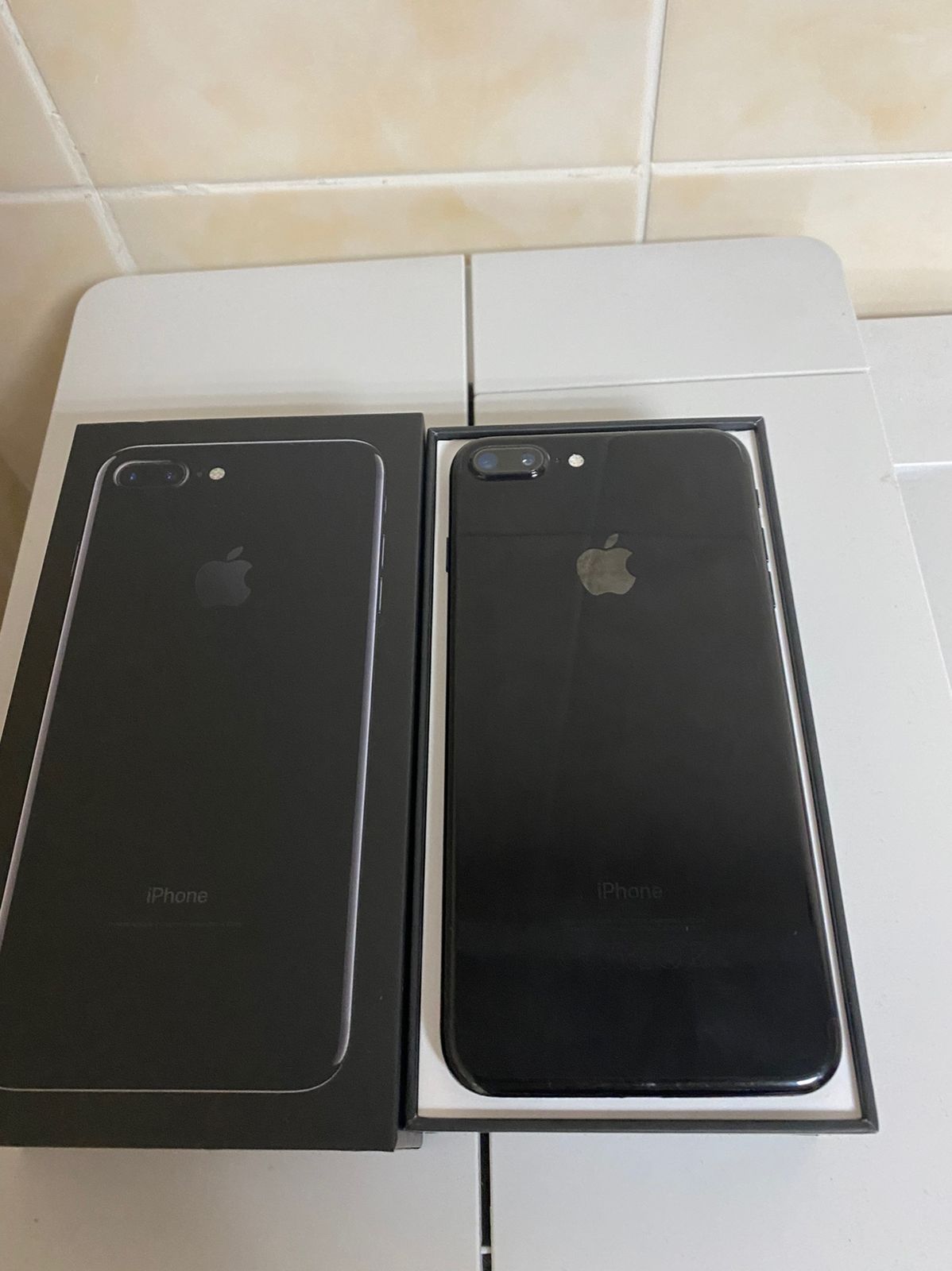 Продам iPhone 7 Plus, 128 Gb Jet Black
