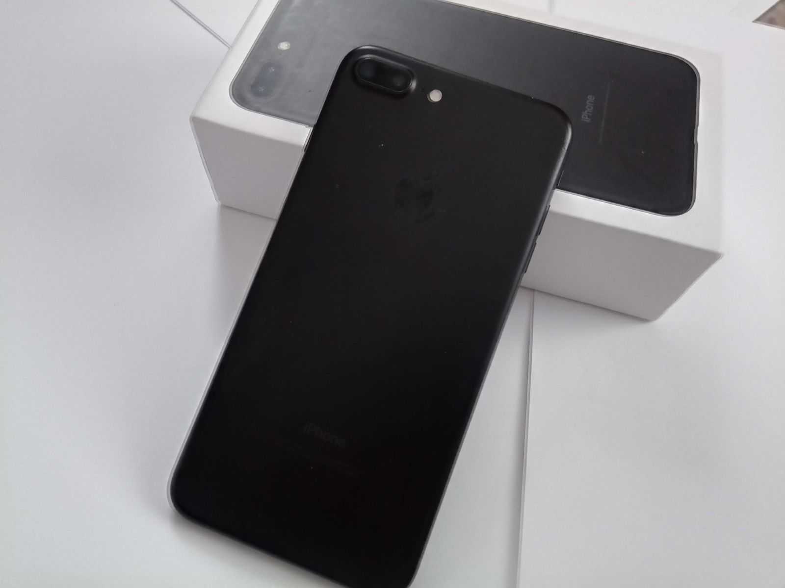 IPhone 7 Plus 32 Gb Matte Black - срочно, но с нюансом! 