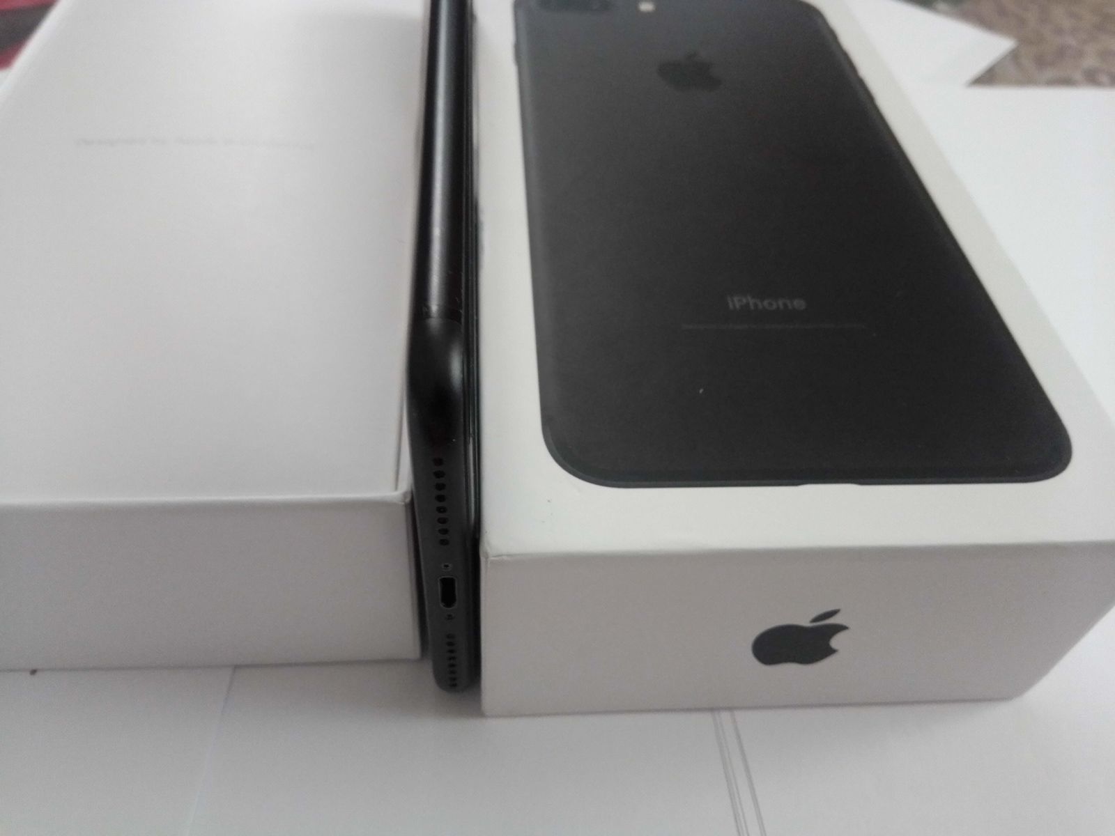 IPhone 7 Plus 32 Gb Matte Black - срочно, но с нюансом! 