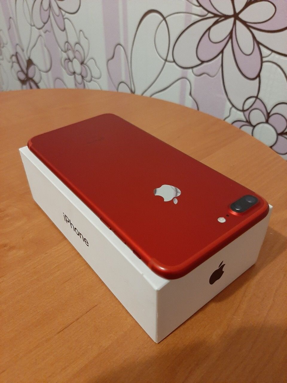 iPhone 7 Plus Product red 128gb