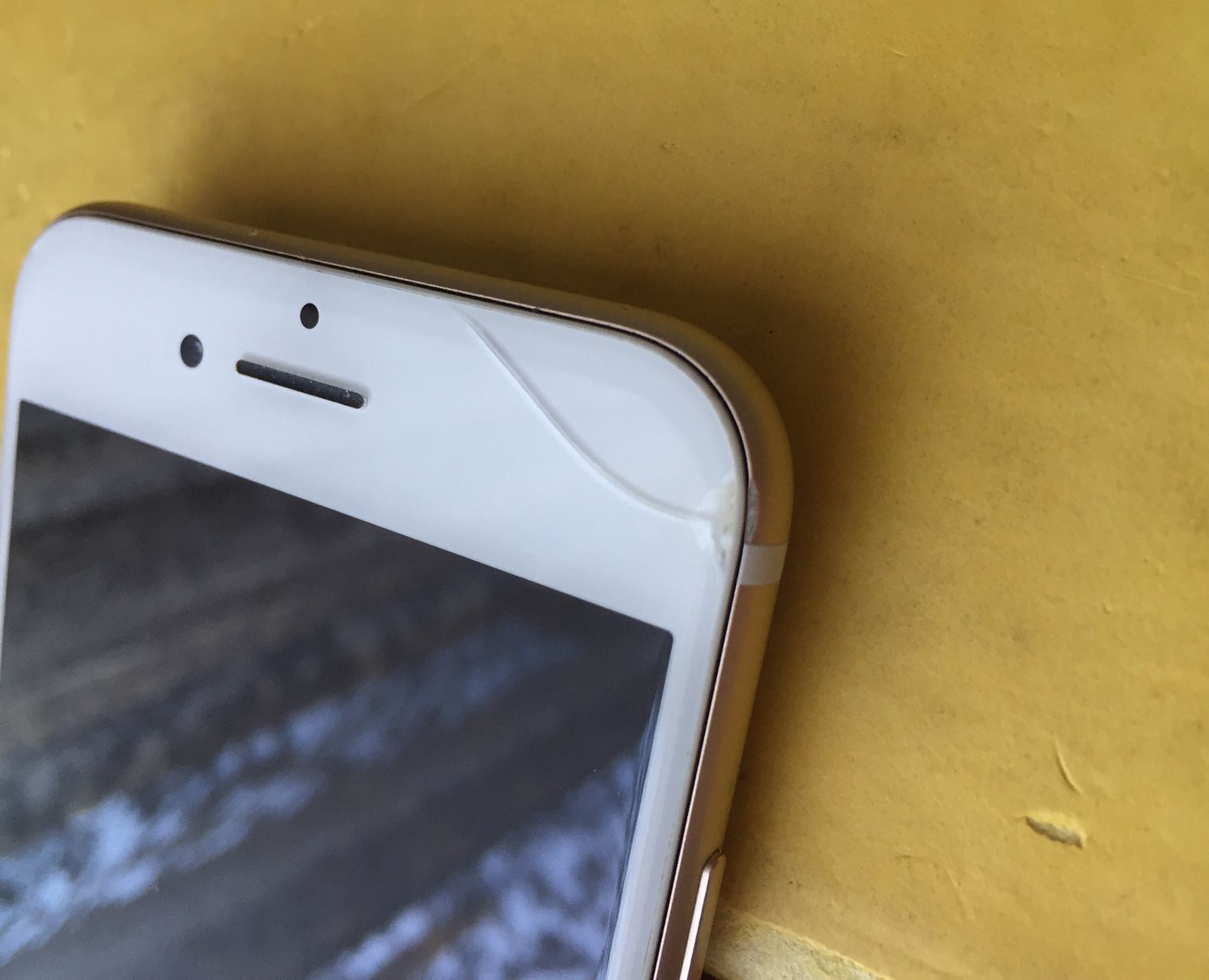 Телефон iPhone 7