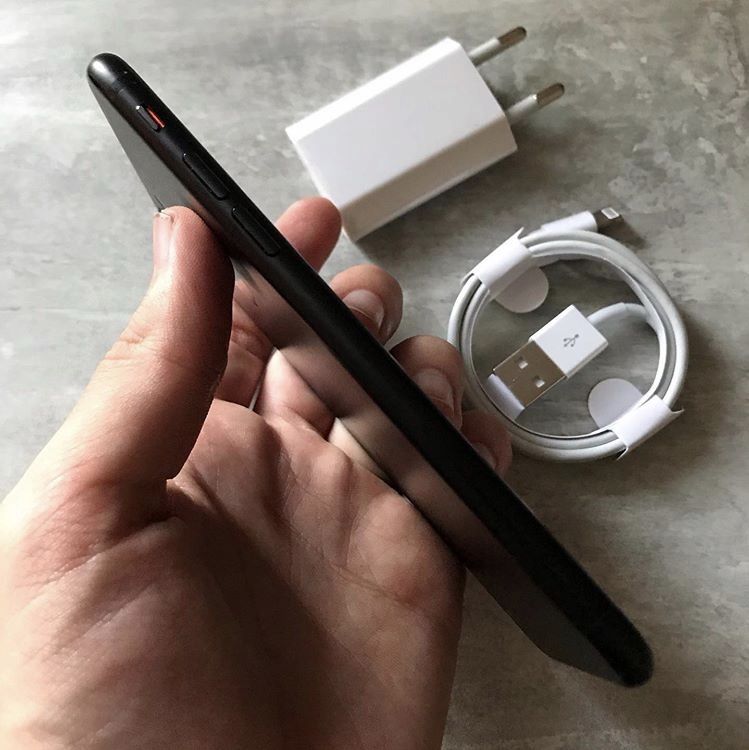 iPhone 7 32 gb black matte 