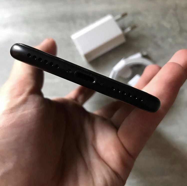 iPhone 7 32 gb black matte 