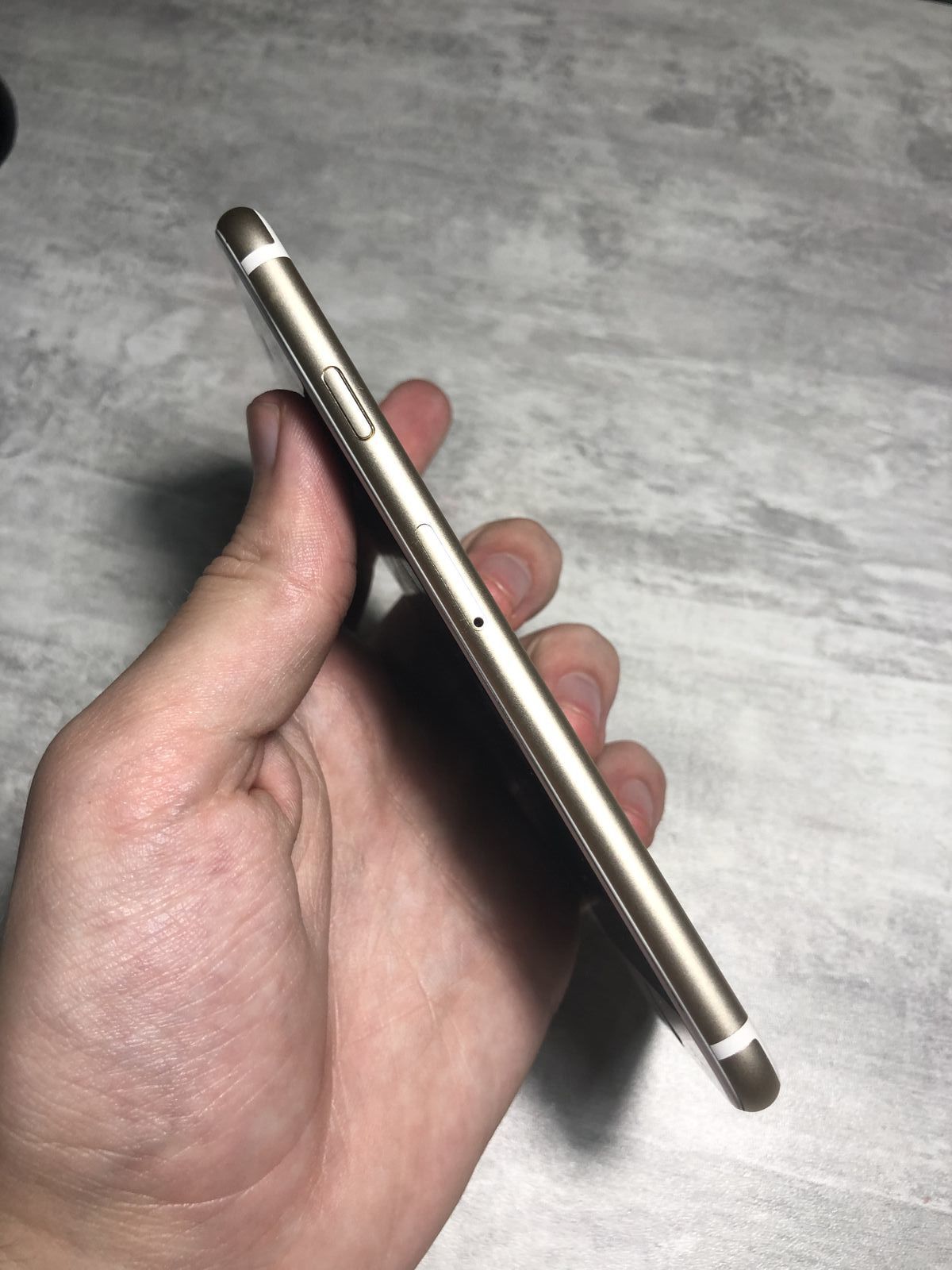 iPhone 6S 16Gb Gold Neverlock Состояния: 9/10
