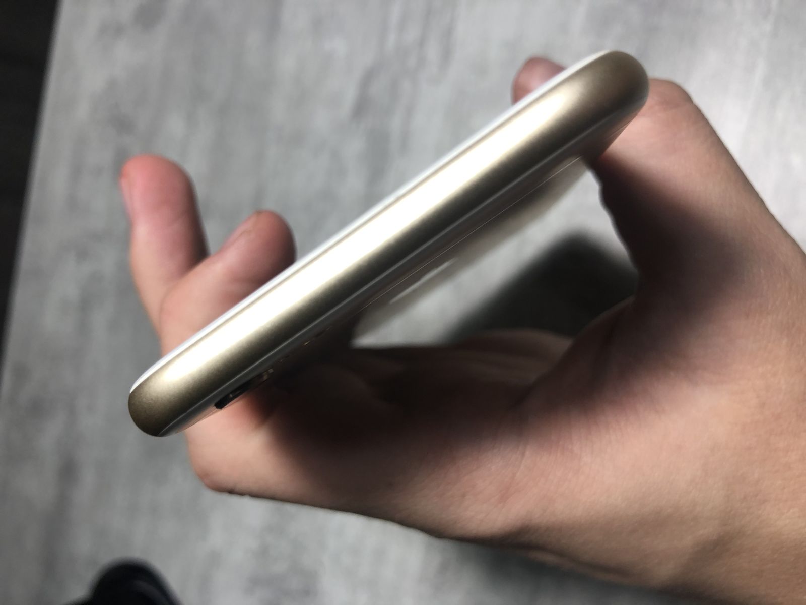 iPhone 6S 16Gb Gold Neverlock Состояния: 9/10