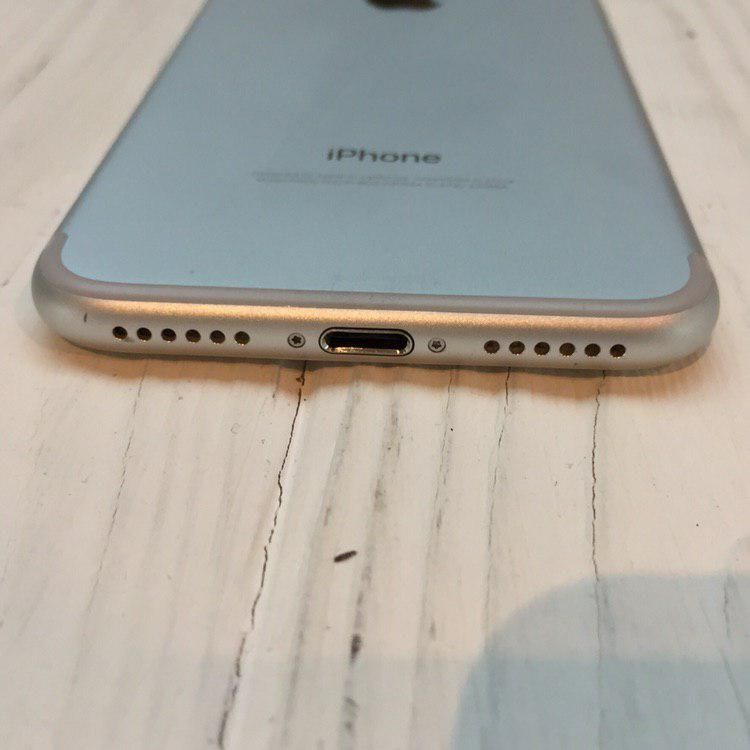 iPhone 7 32gb Silver Grade A