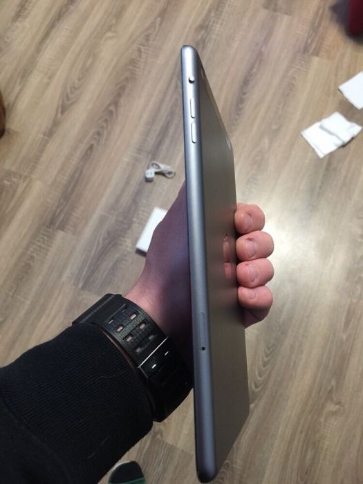 Apple iPad Mini (Retina) Wi-Fi 4G 64GB Space Gray