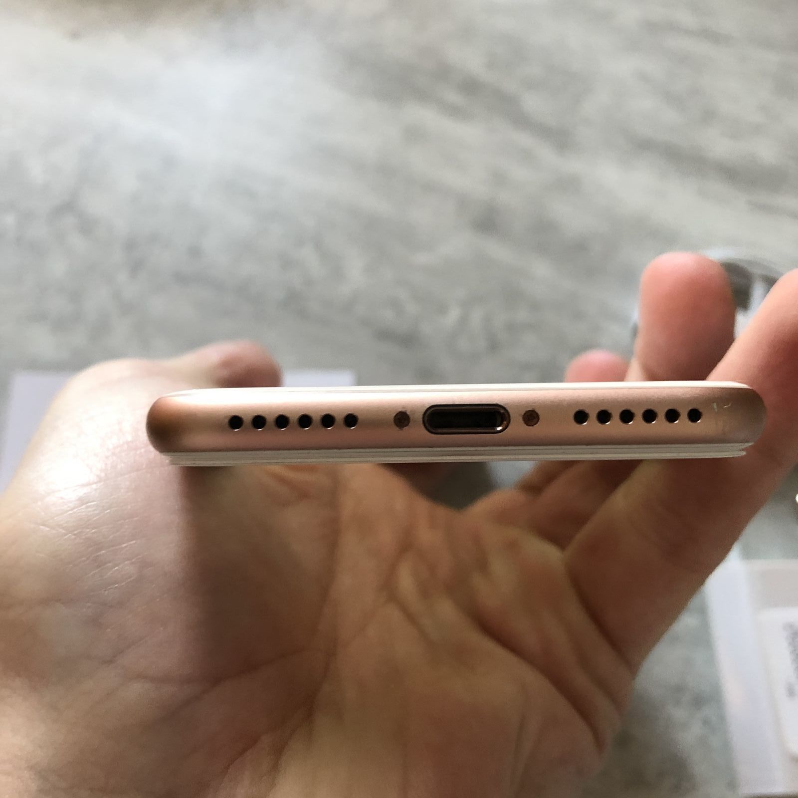iPhone 8 64GB Gold Neverlock Стан: 9/10