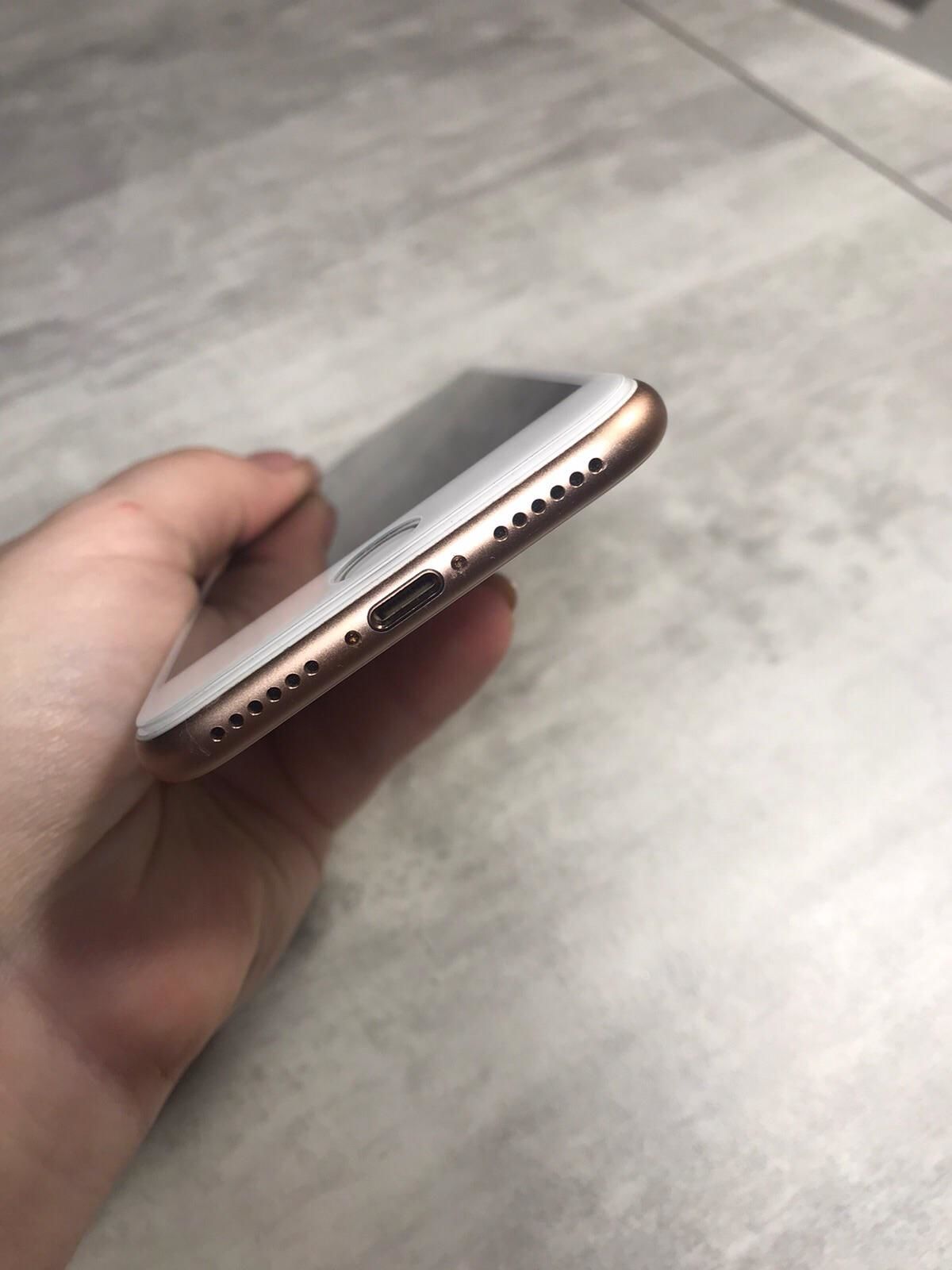 iPhone 8 64 Gb Gold Стан 9/10