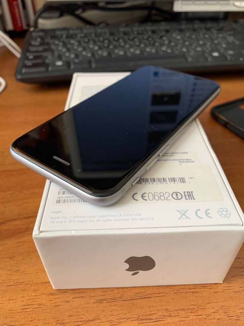 Продам iPhone 6s 64Gb Space Gray