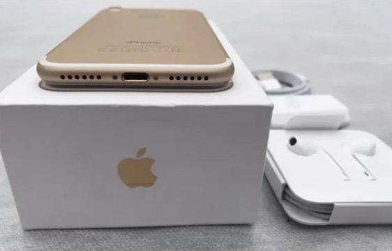 Iphone 7 32 GB Gold Neverlock Новый