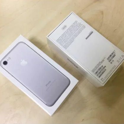 Iphone 7 32 GB Silver Neverlock Новый