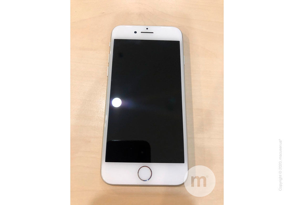 Apple iPhone 8 64GB, Silver Б/У от магазина
