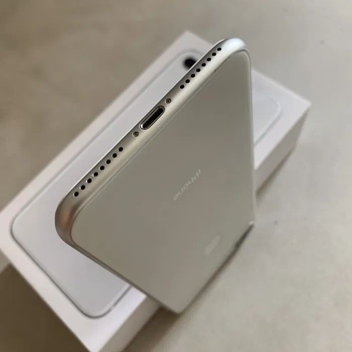iPhone 8PLUS 64GB Silver Neverlock 