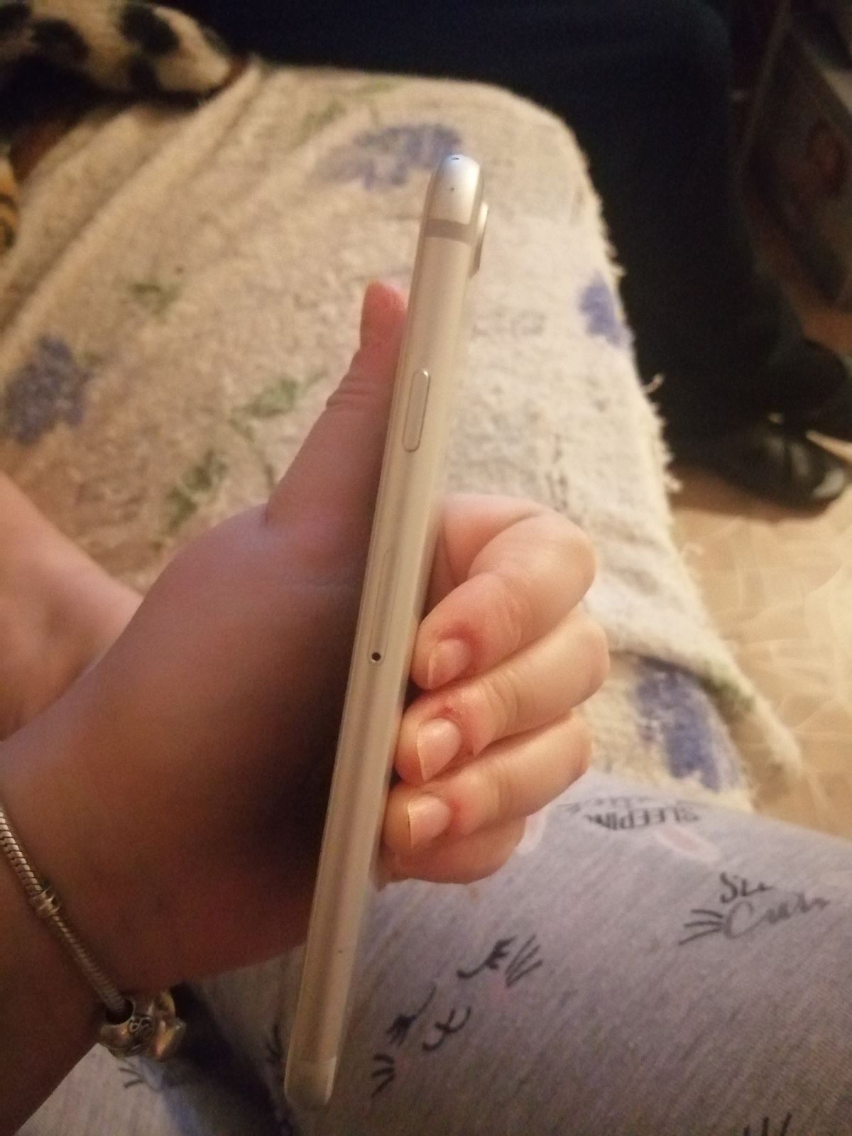Iphone 7 срочно продам