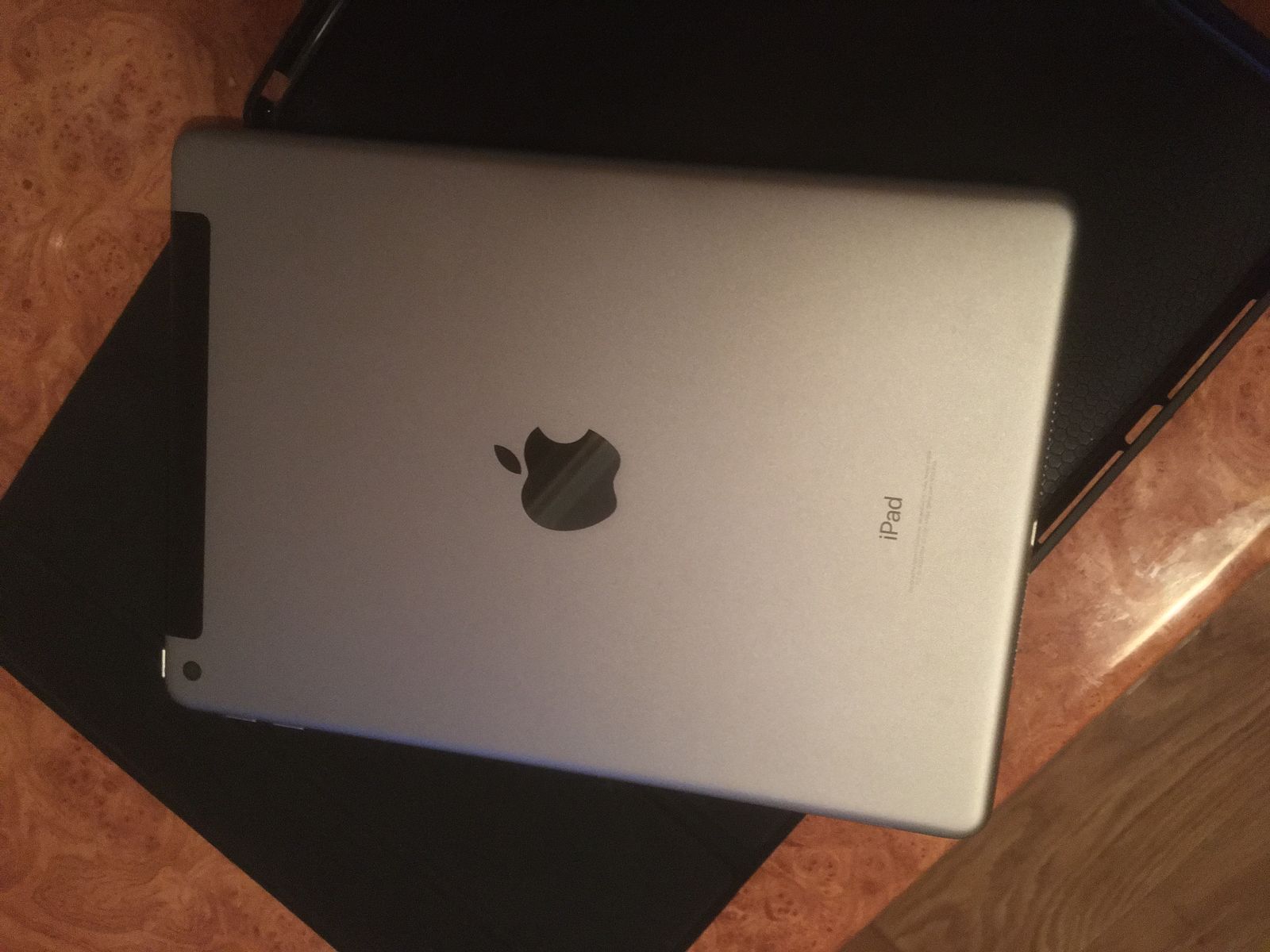 iPad 6th wifi+lte 32 (2018)