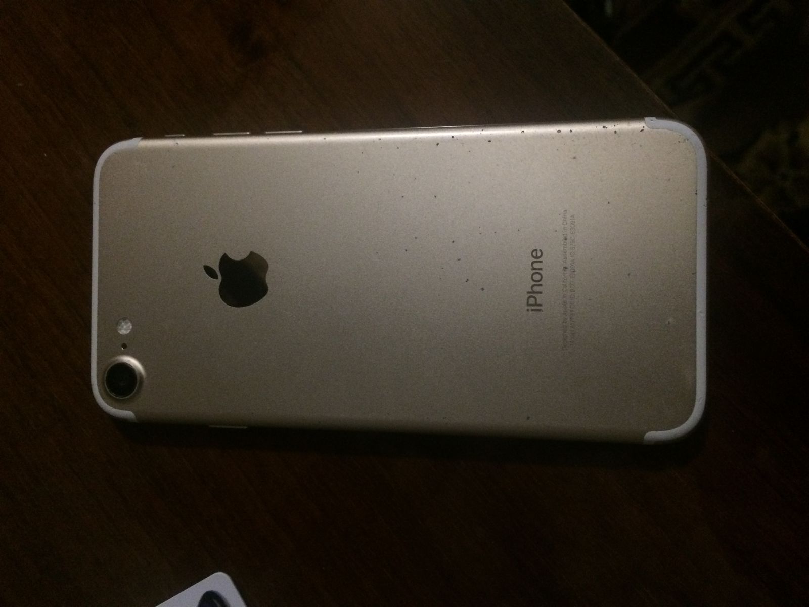 Продам IPhone 7 gold ,R-sim,невскривался в ремонте небил