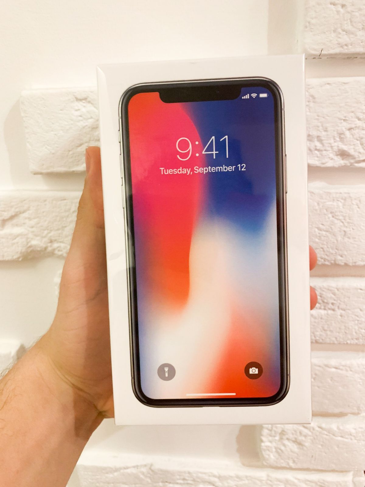 Продам НОВЫЙ запечатанный Iphone X 64 gb
