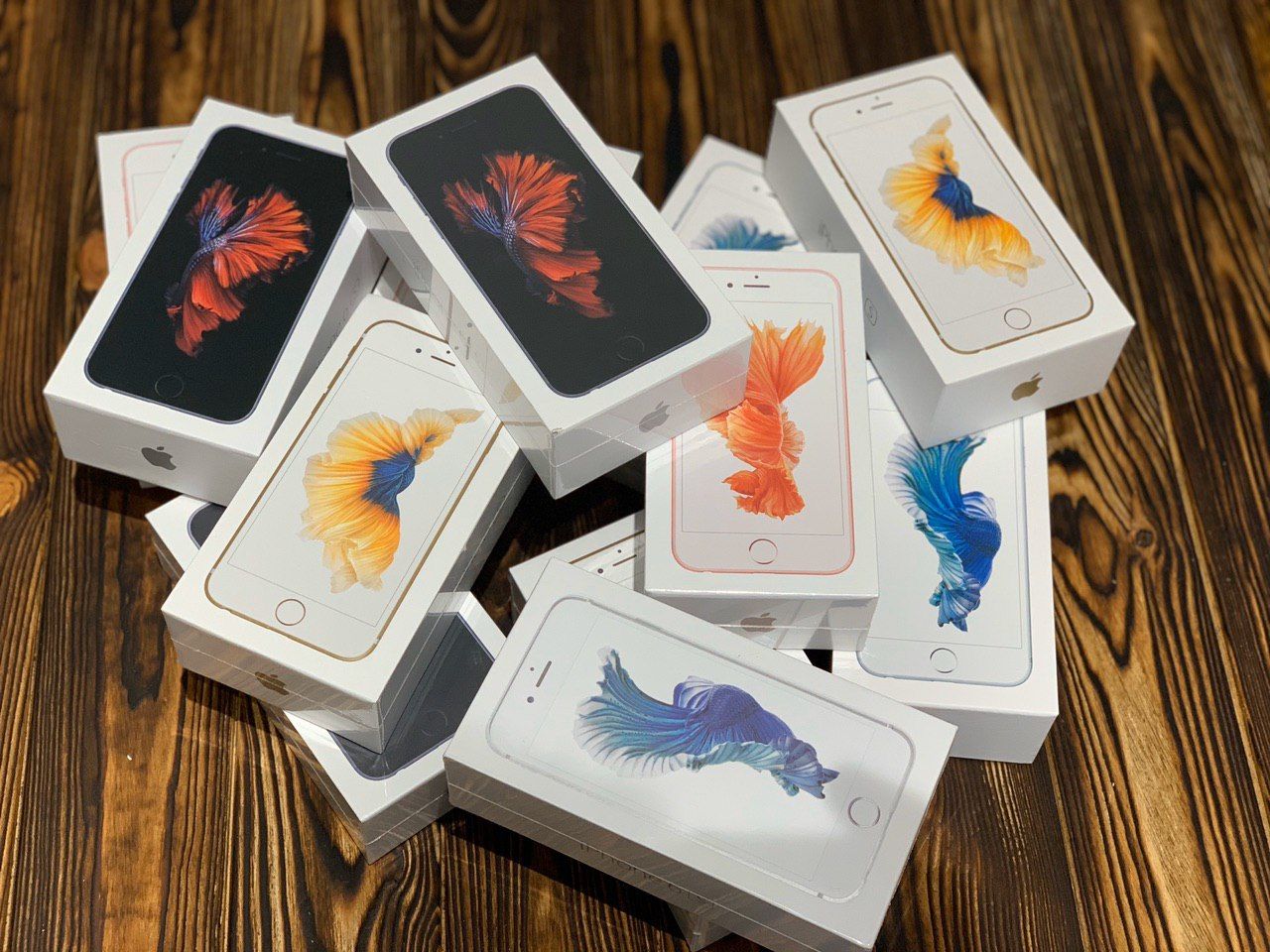 Новый iPhone 6s 64 gb