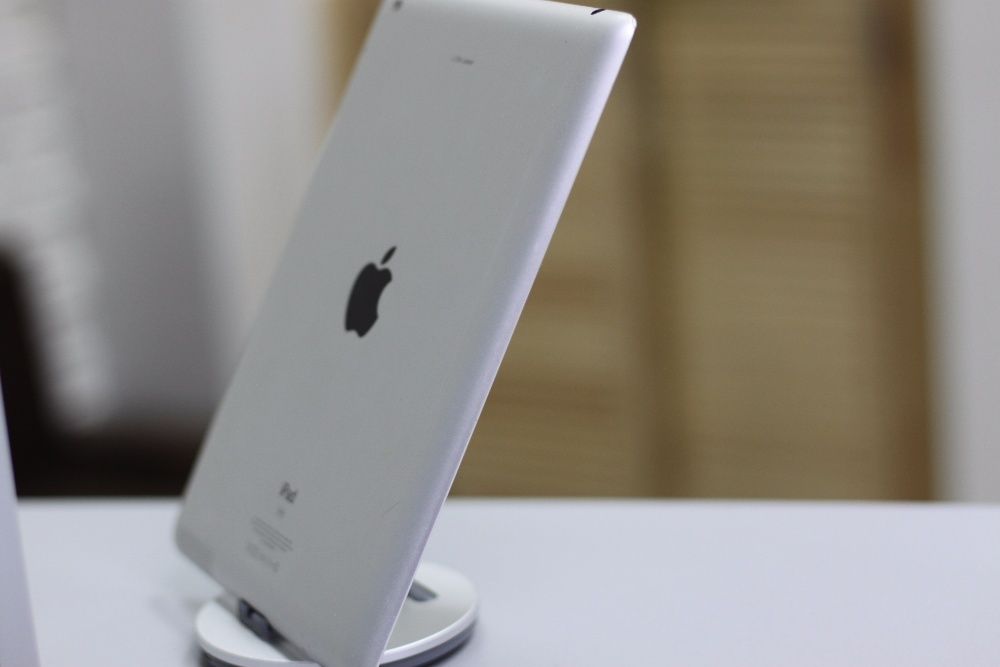 IPad 2 16Gb Space Wi-Fi ціна 2700грн 