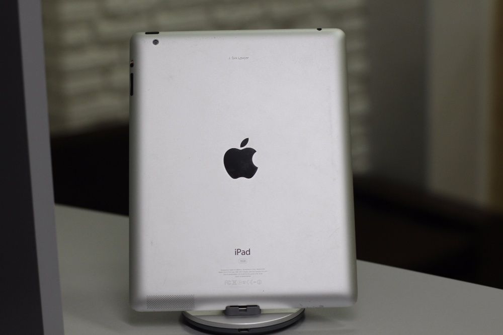 IPad 2 16Gb Space Wi-Fi ціна 2700грн 