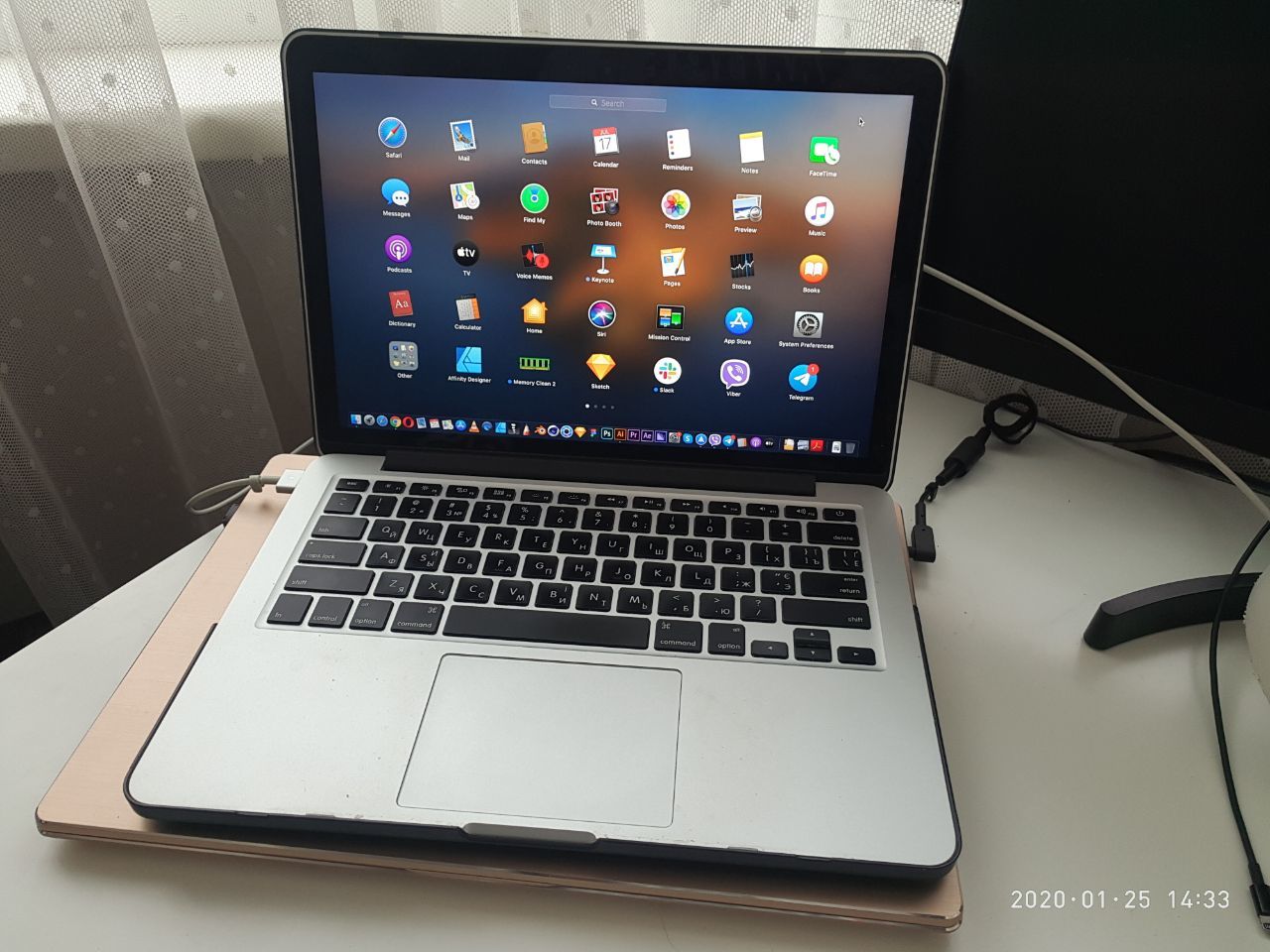 MacBook Pro 2015 13 дюймов 8Gb 128 Gb SSD (модель MF 839)