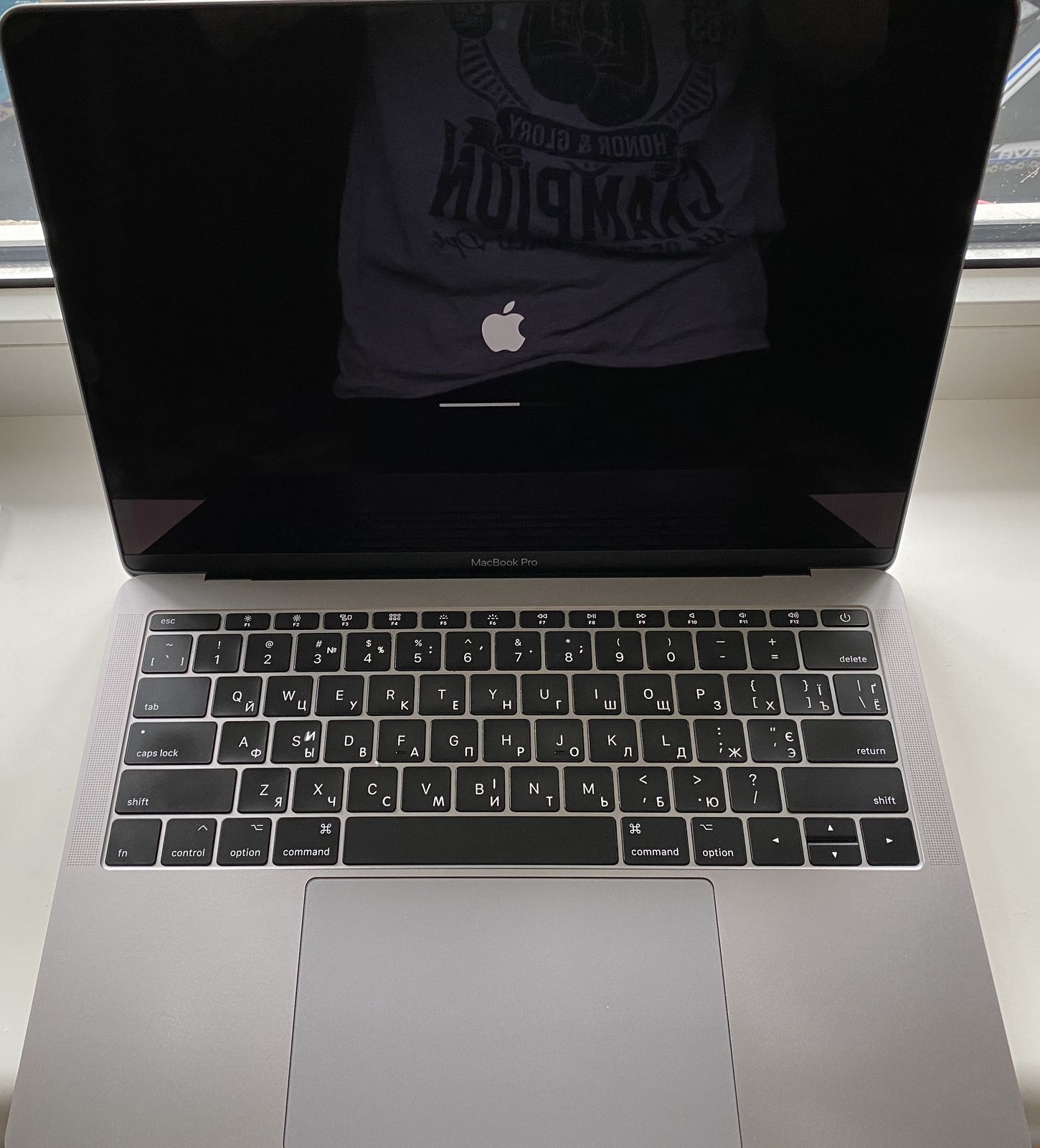 Ноутбук Apple MacBook Pro 13