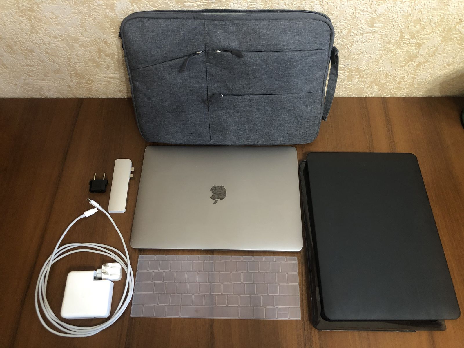 Apple MacBook Pro 13 2017 8/256 i5 A1708 (с перетёртым шлейфом)