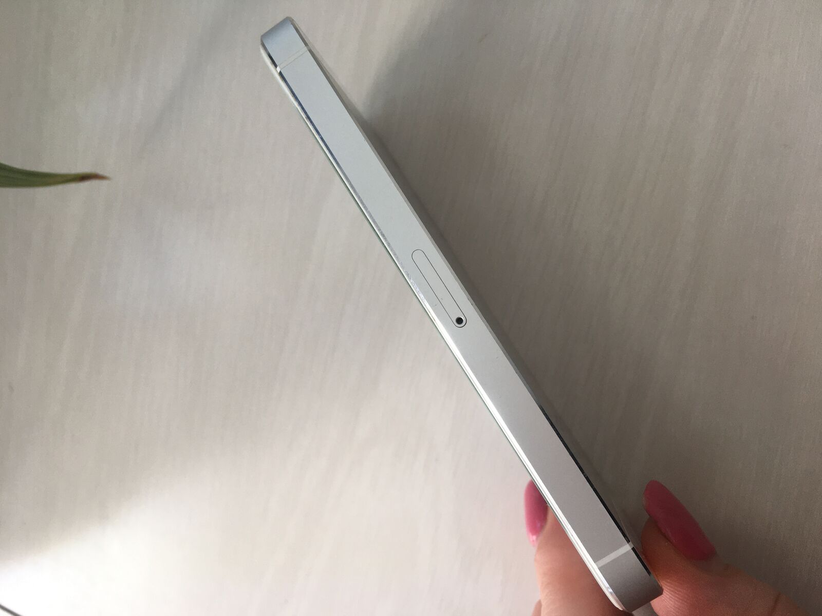 Продам iPhone 